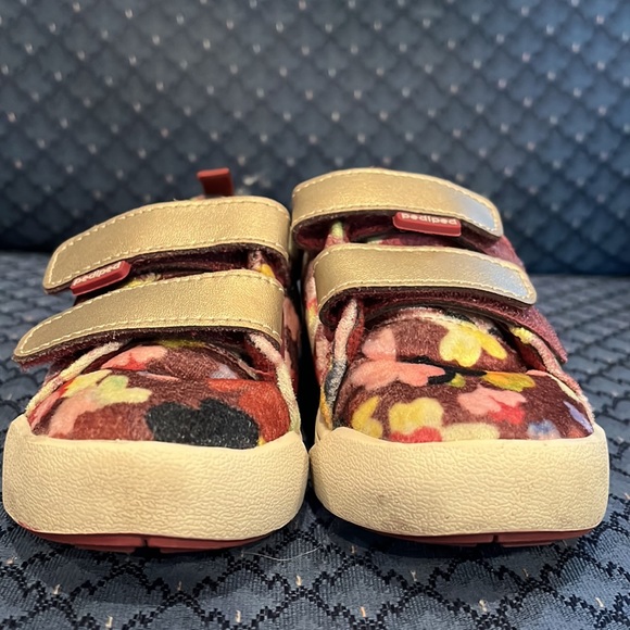 RoseGold/Floral Pediped Sneakers, Size 7.5-8 Toddler - Picture 8 of 9
